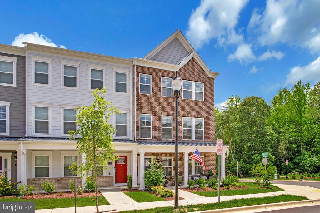 113 TREBLIS WAY