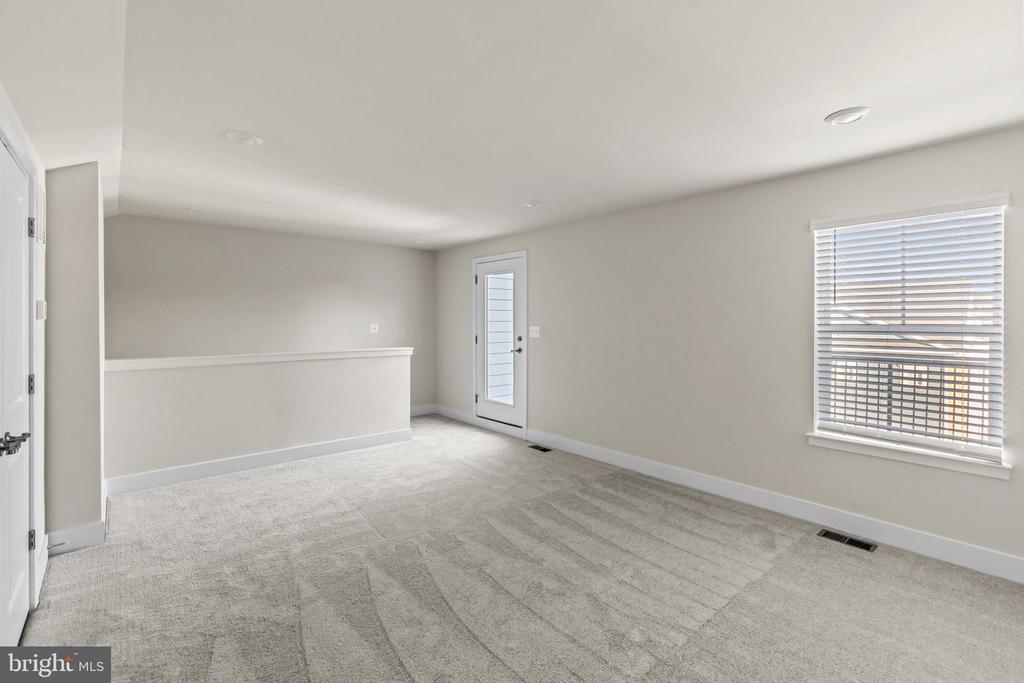 113 TREBLIS WAY