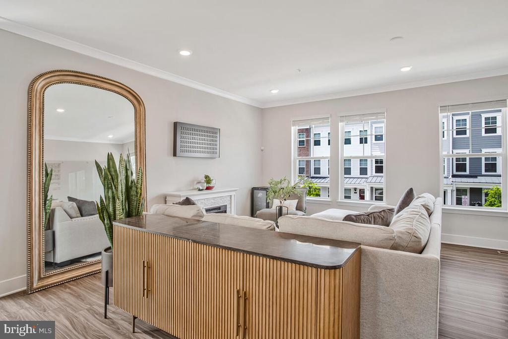 113 TREBLIS WAY