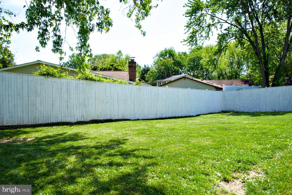 2504 SYMPHONY LANE