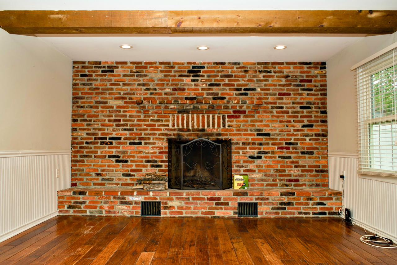 2504 SYMPHONY LANE