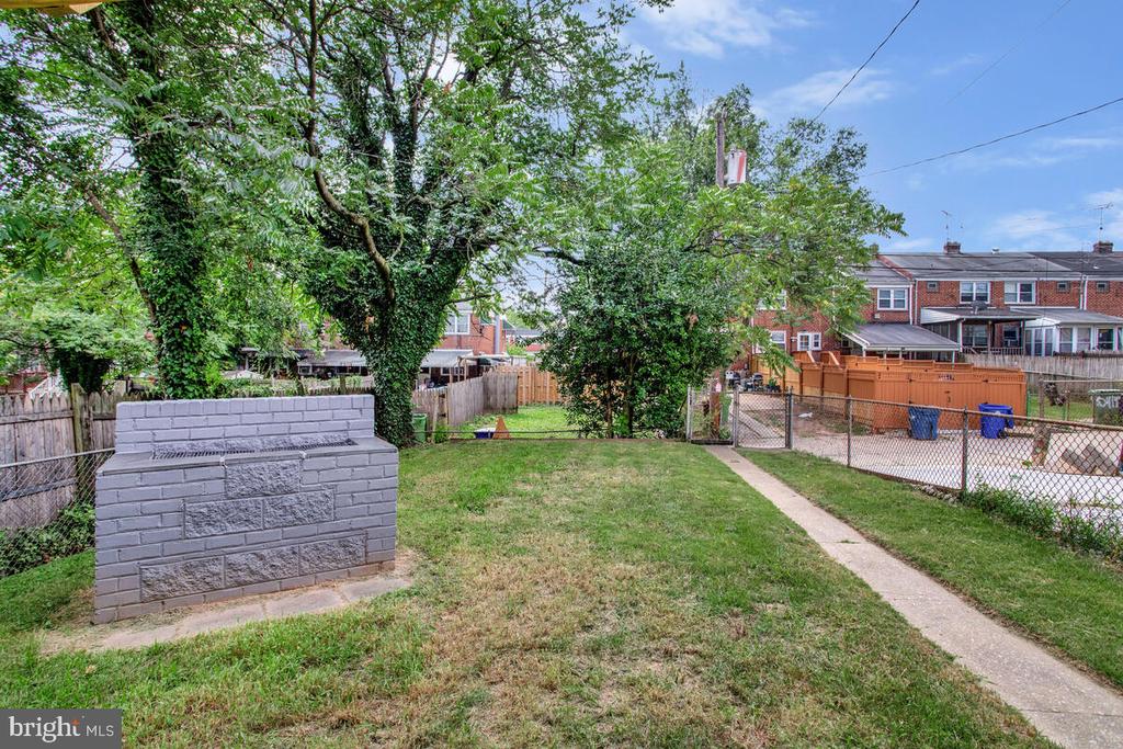 4135 DORIS AVENUE