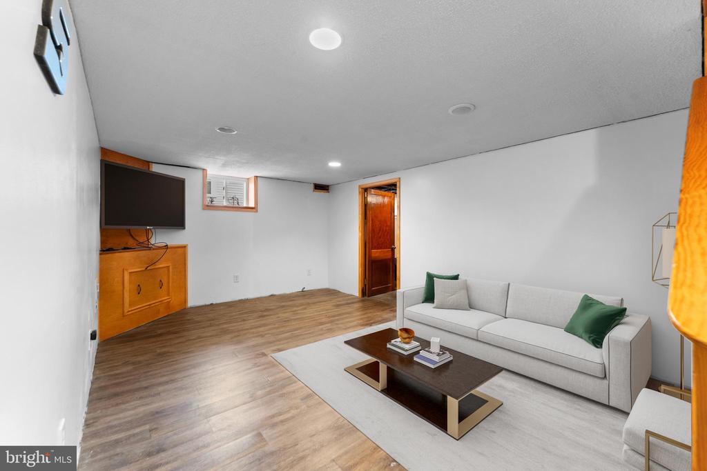 4812 RIDGE ROAD