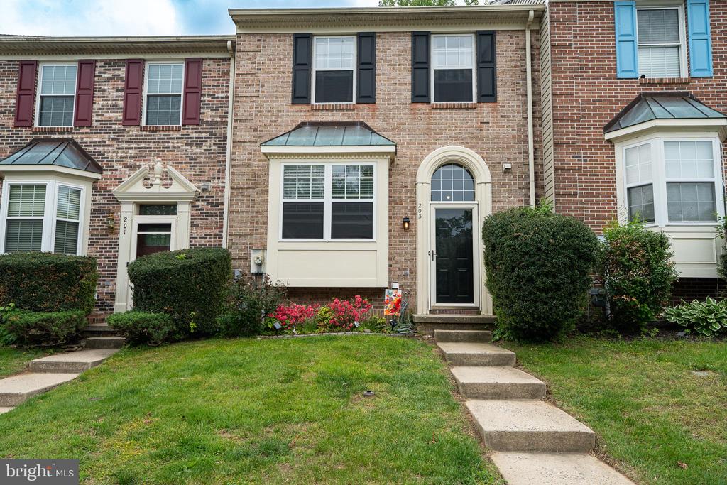 203 FERRING COURT