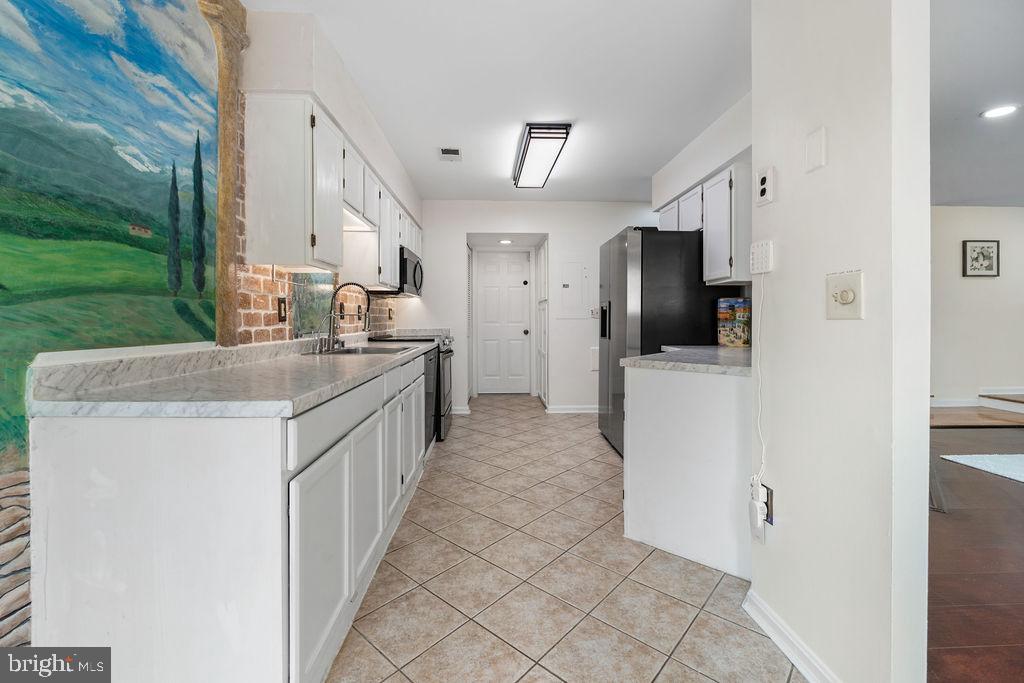 9415 NICKLAUS LANE Unit: 63
