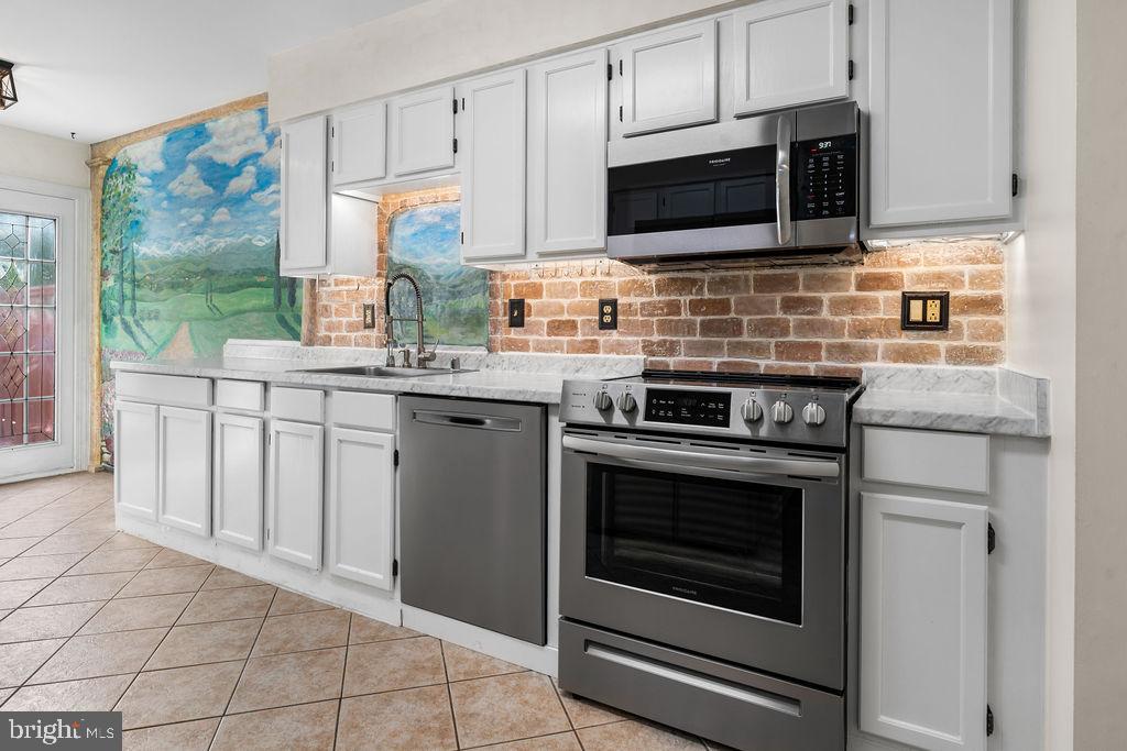 9415 NICKLAUS LANE Unit: 63