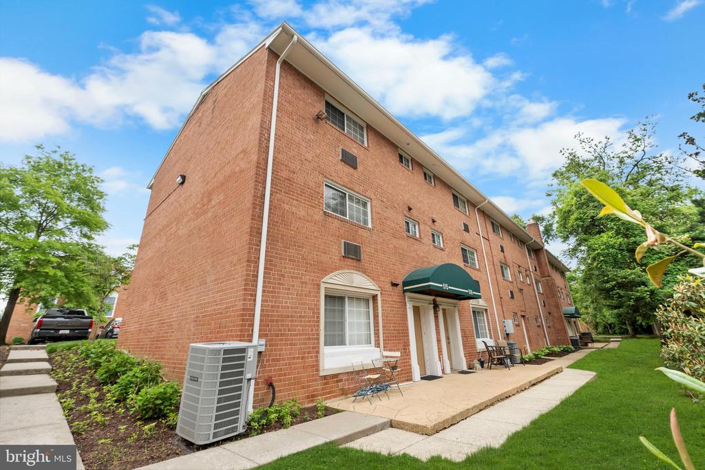 610 MAIN STREET Unit: 511