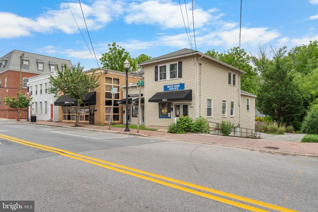 610 MAIN STREET Unit: 511