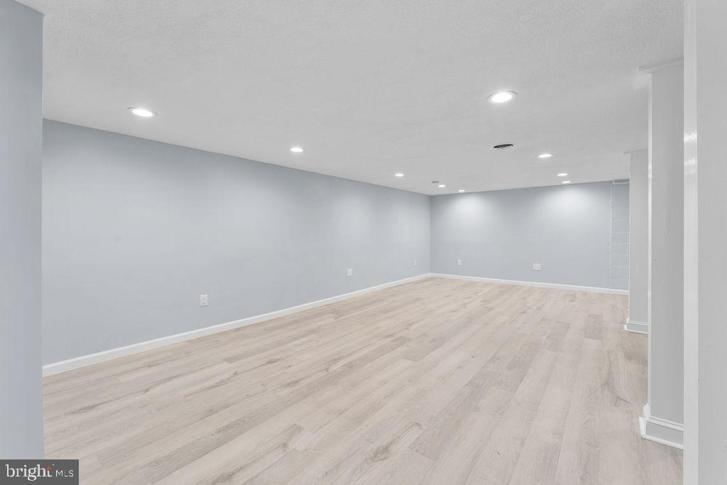 6206 WOODLEY ROAD
