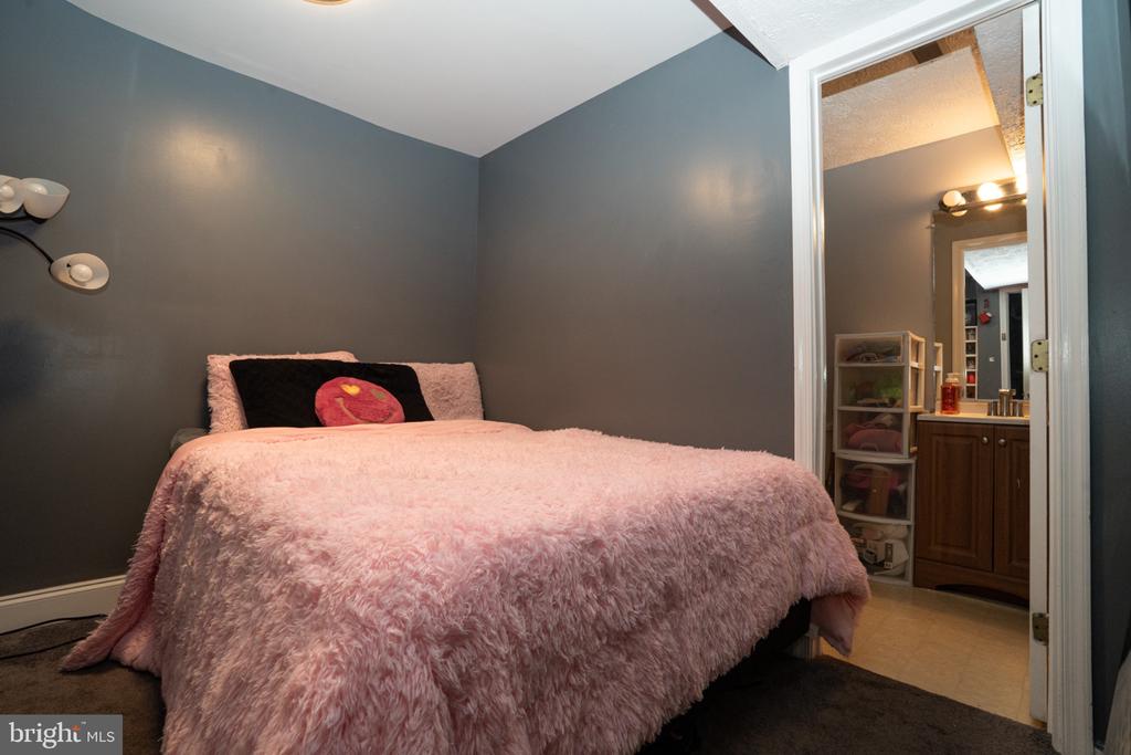 16117 BROOKMEAD COURT