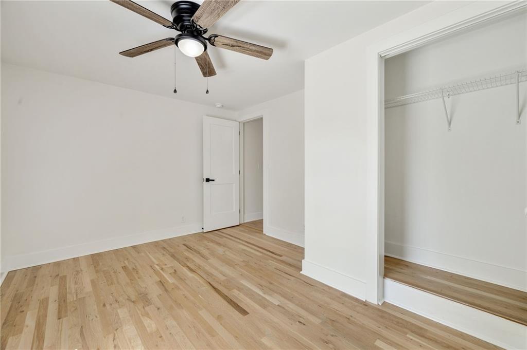 220 Hobnail Court SE