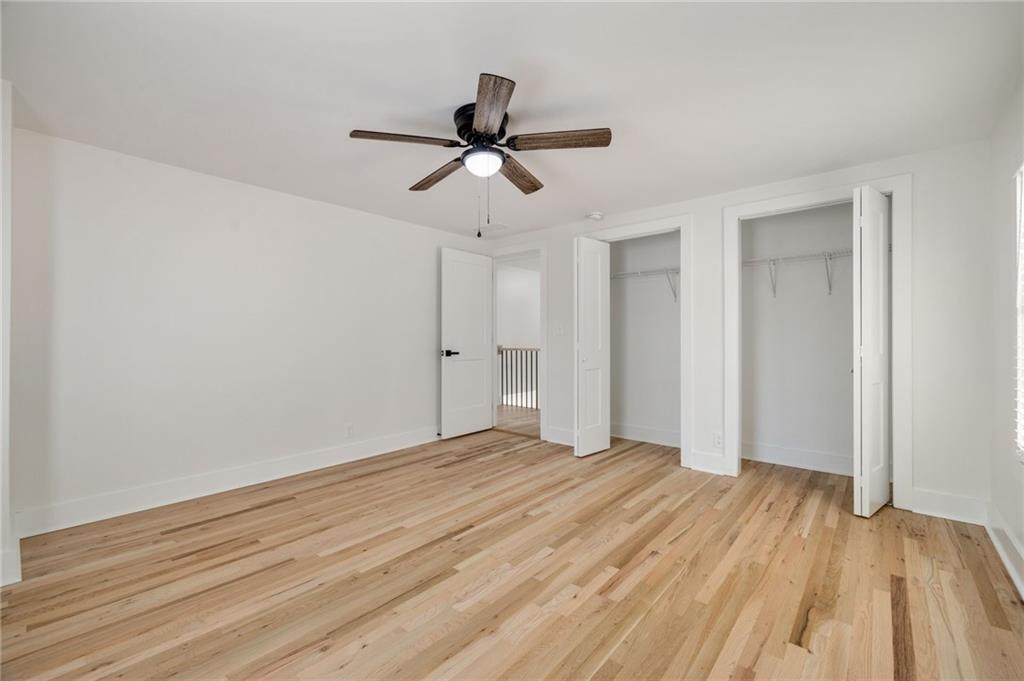 220 Hobnail Court SE