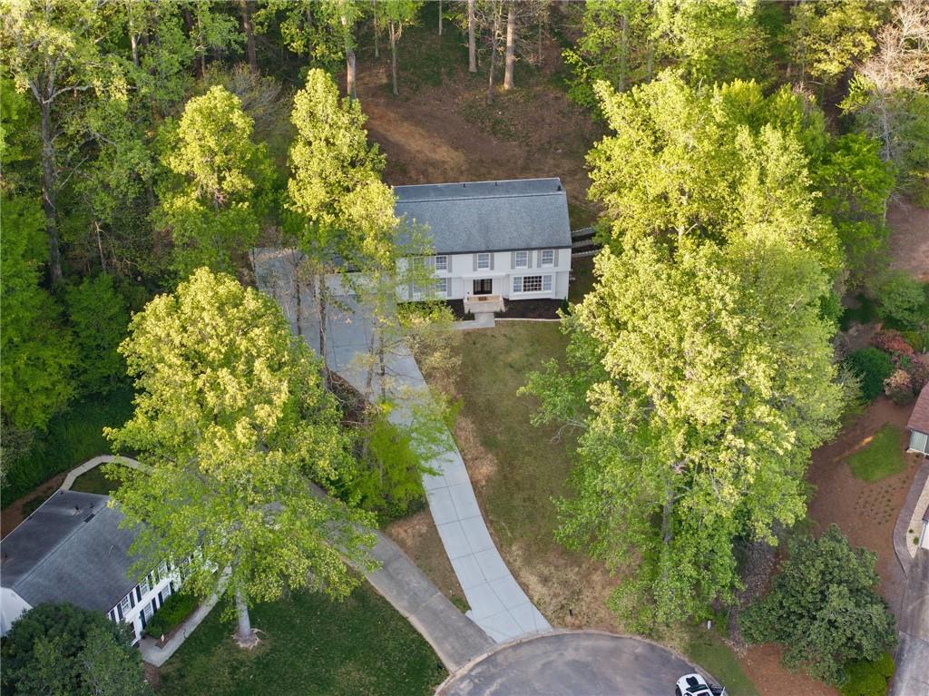 220 Hobnail Court SE