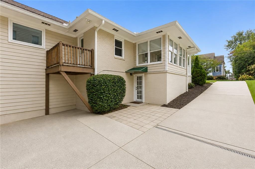 2302 Briarwood Hills Drive NE