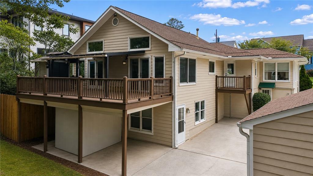 2302 Briarwood Hills Drive NE