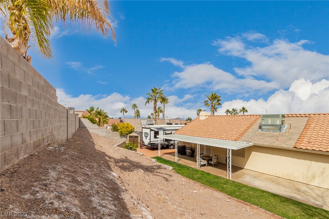 837 Holly Lake Way