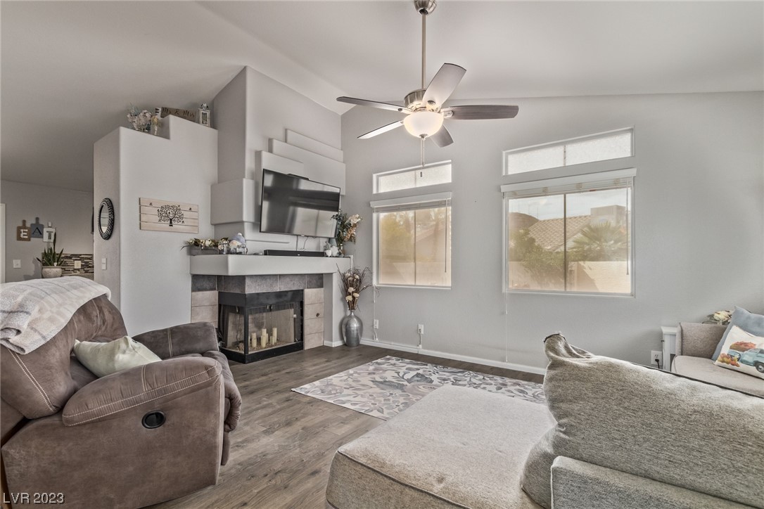 837 Holly Lake Way