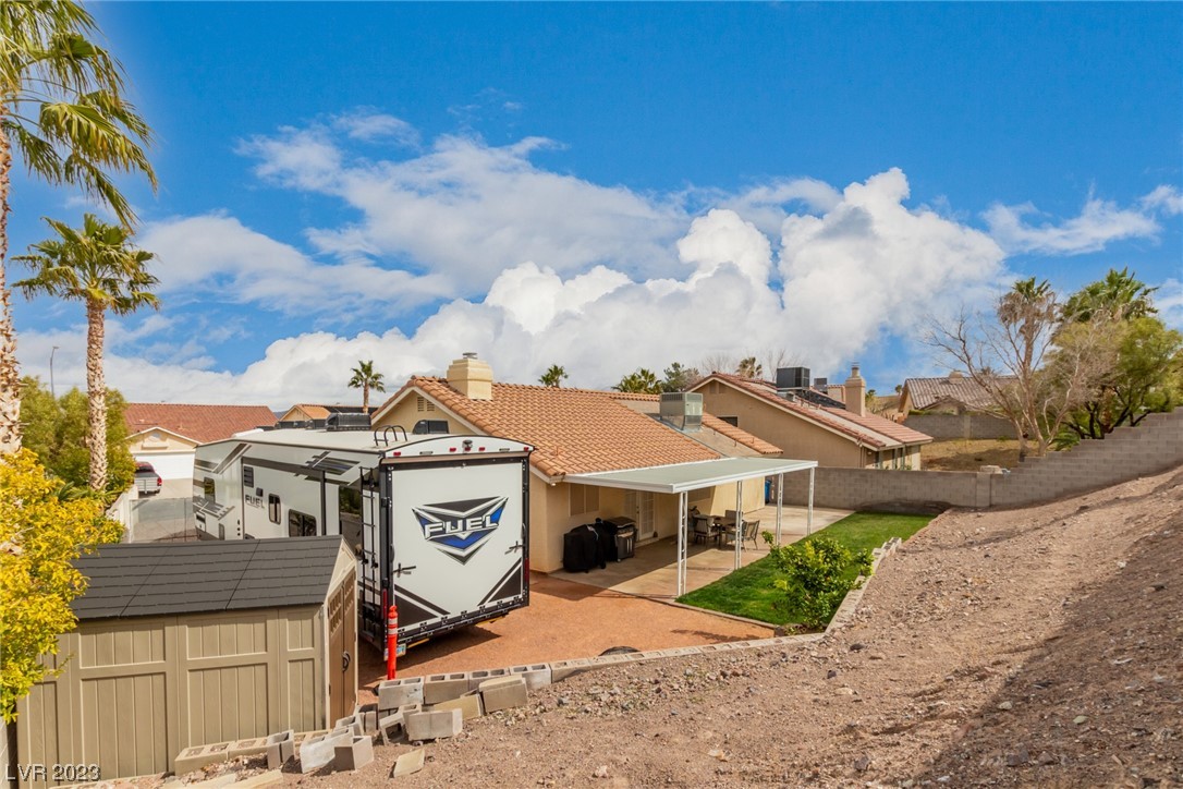 837 Holly Lake Way