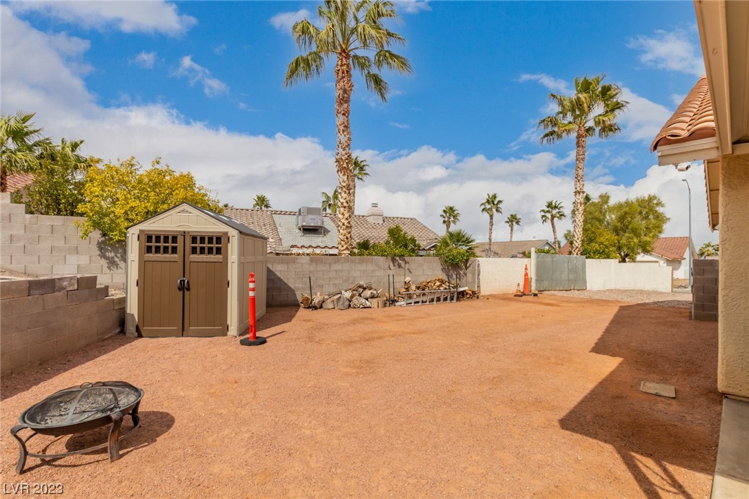 837 Holly Lake Way
