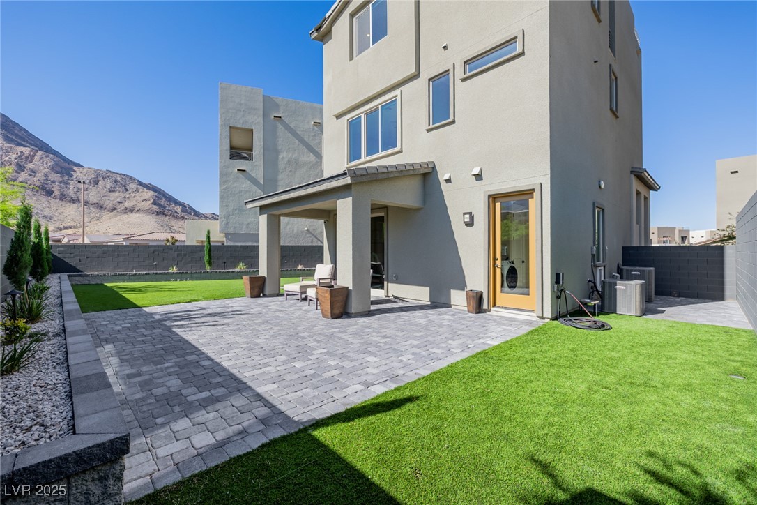 2151 Noble Perch Street