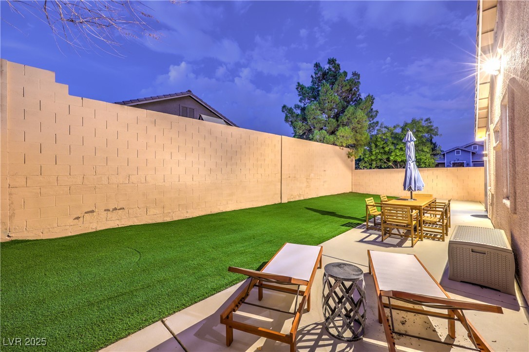 10762 Flame Vine Court