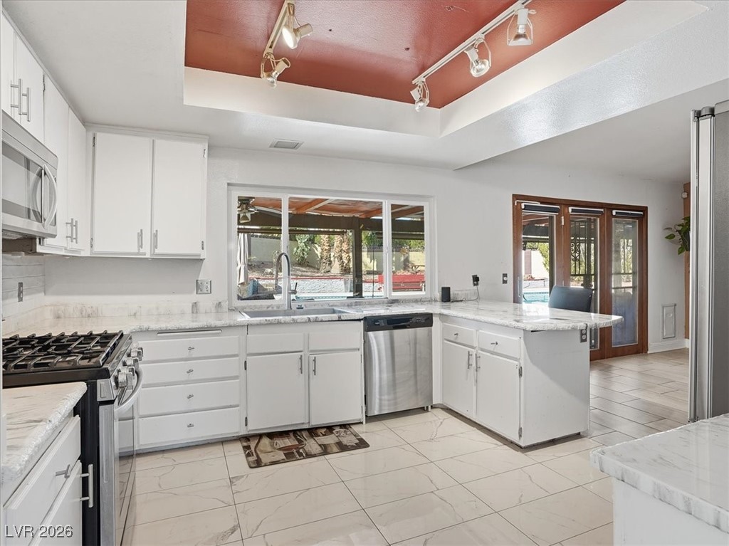 120 Foxdale Way