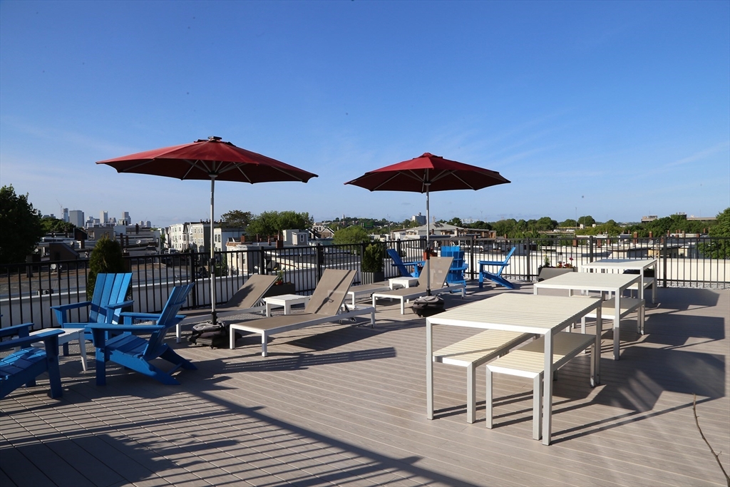 944 Dorchester Ave # 18