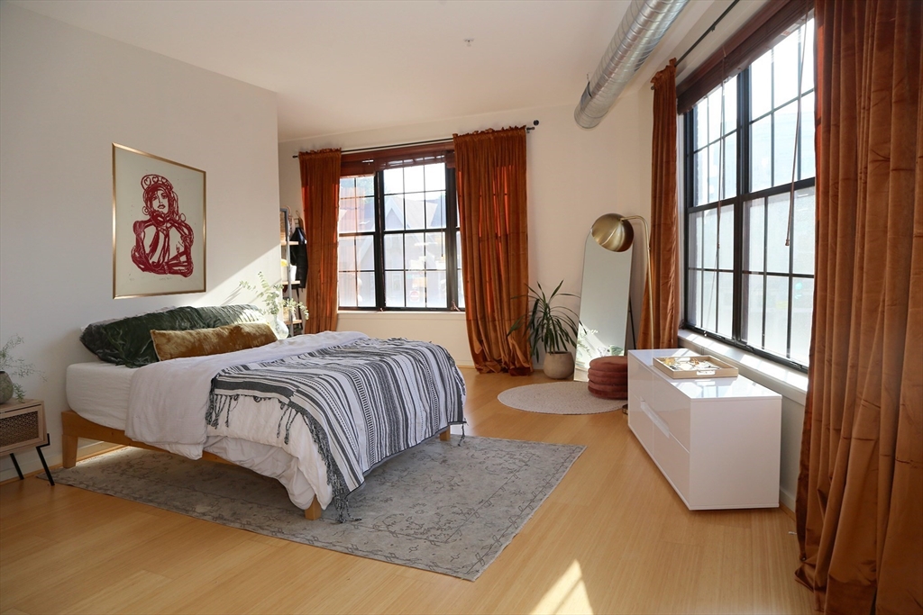 944 Dorchester Ave # 18