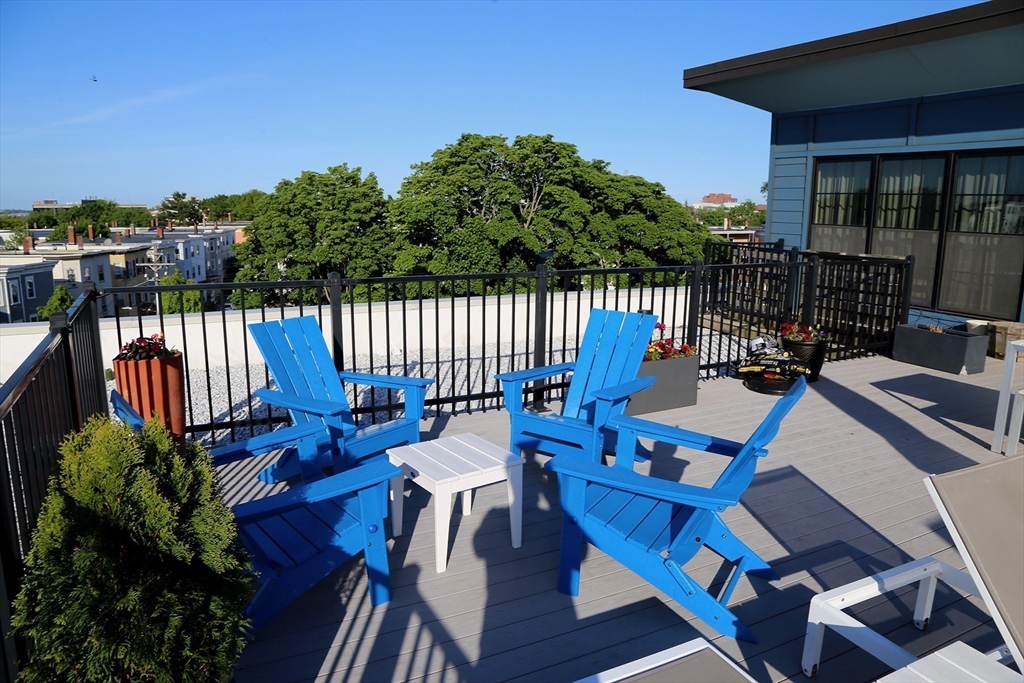 944 Dorchester Ave # 18