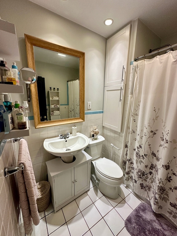 76 Lonsdale St # 2