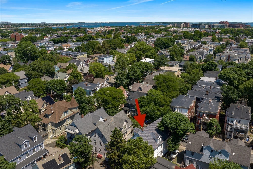 63 Bakersfield St