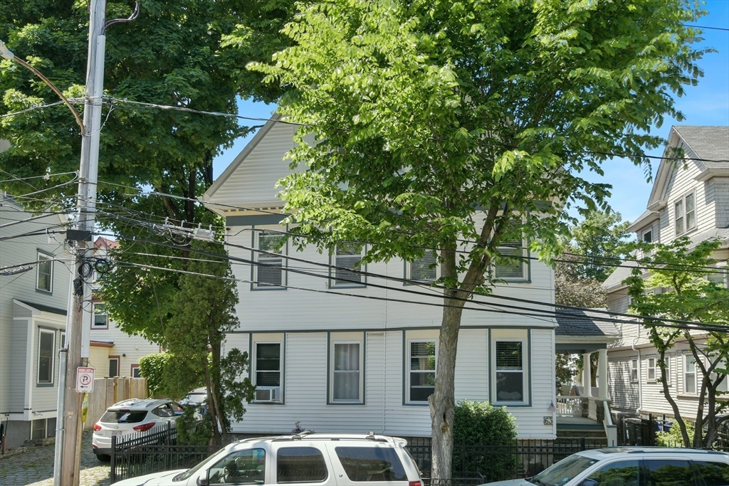 63 Bakersfield St