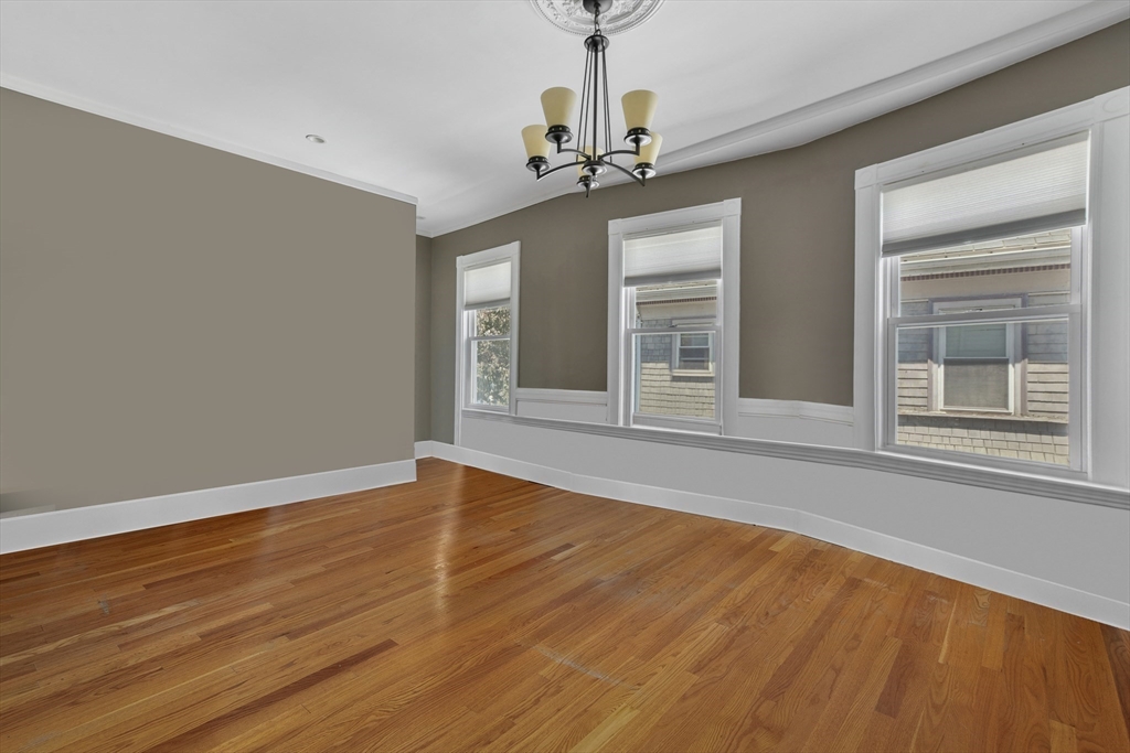 63 Bakersfield St