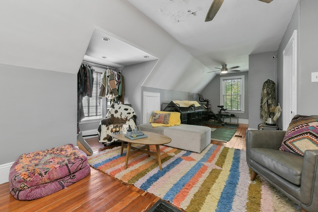 63 Bakersfield St