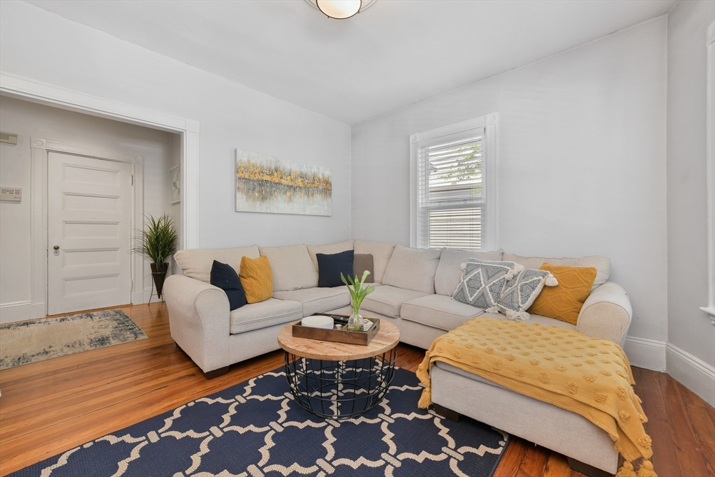 63 Bakersfield St