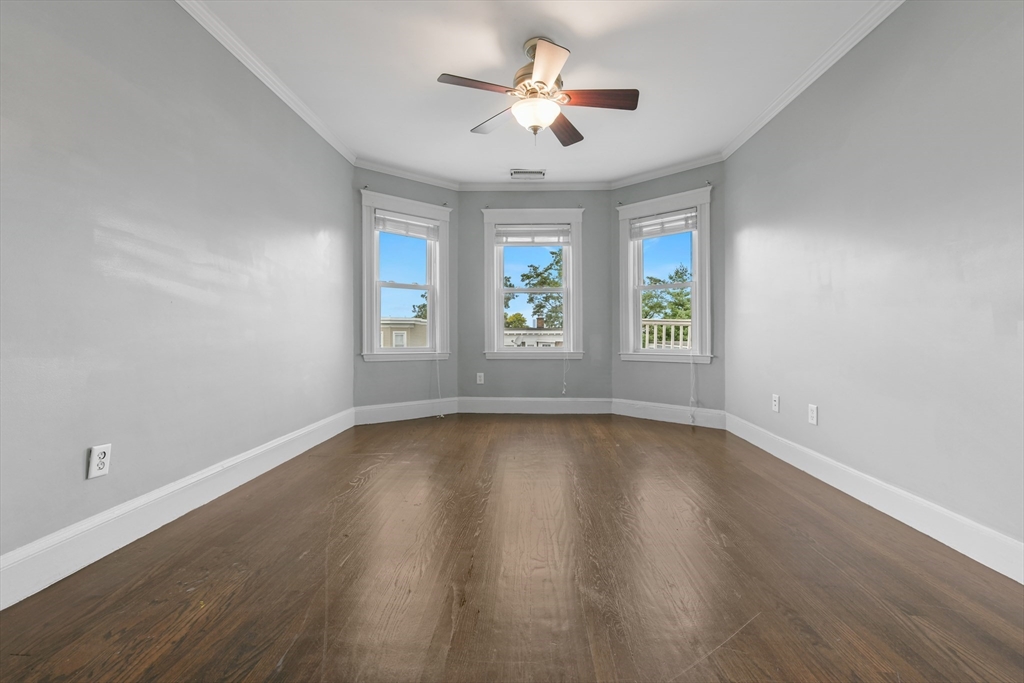20 Thelma Rd Unit: 3rd