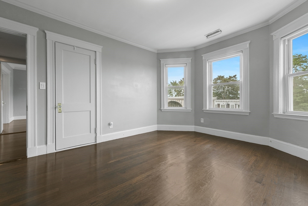 20 Thelma Rd Unit: 3rd