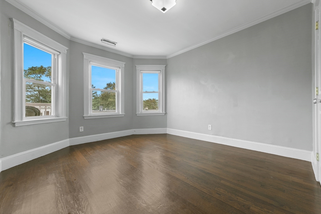 20 Thelma Rd Unit: 3rd
