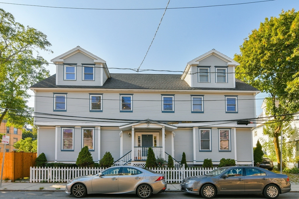 67 Bakersfield St # B