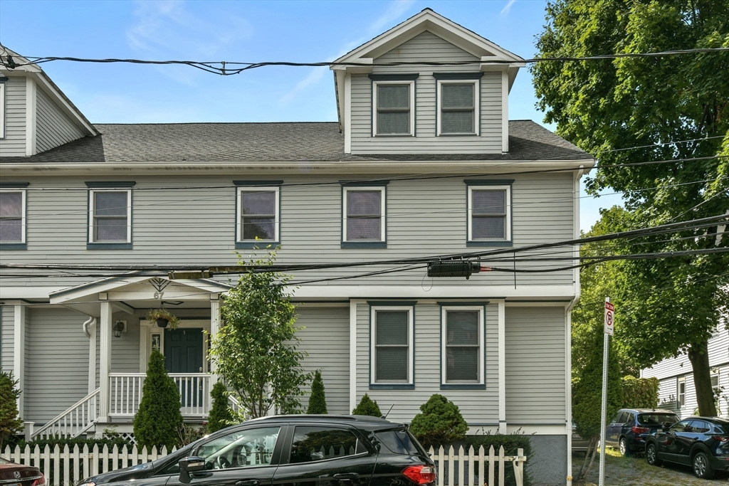 67 Bakersfield St # B