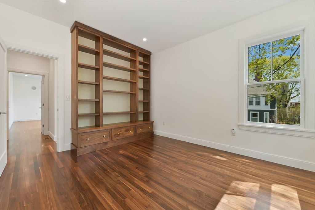 27 Salcombe St # 1