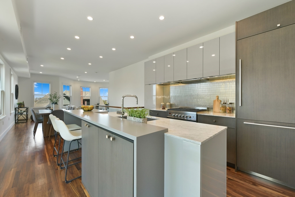 27 Salcombe St # 1