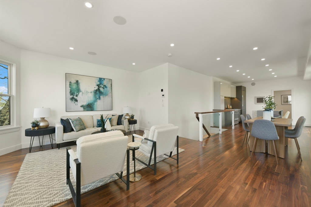 27 Salcombe St # 1