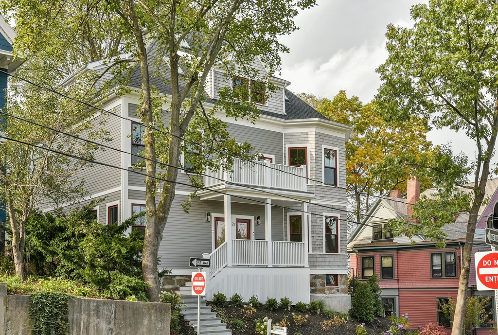27 Salcombe St # 1