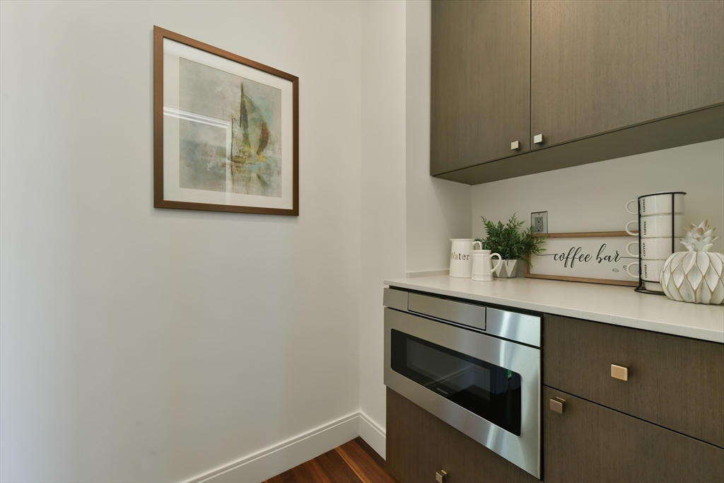 27 Salcombe St # 1