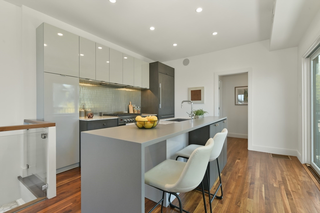 27 Salcombe St # 1