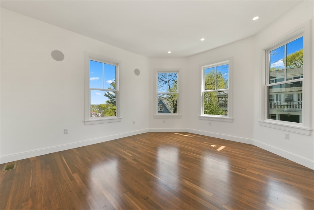 27 Salcombe St # 1
