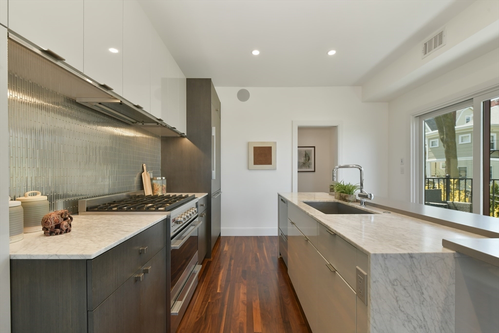 27 Salcombe St # 1