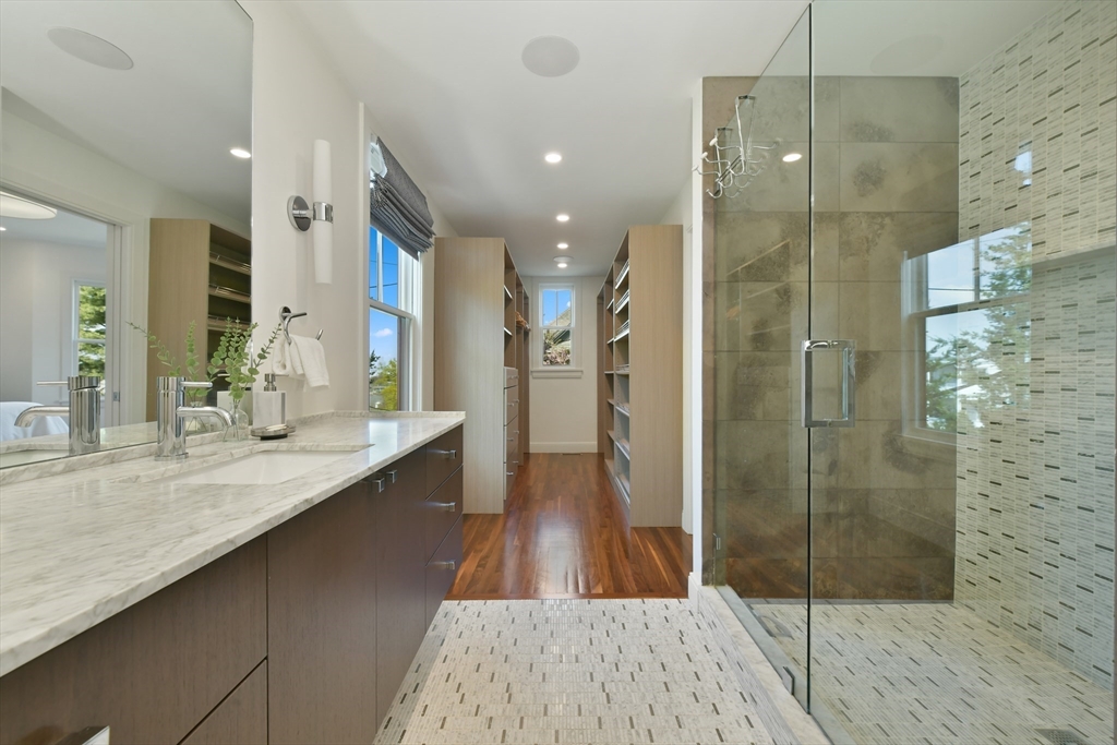 27 Salcombe St # 1