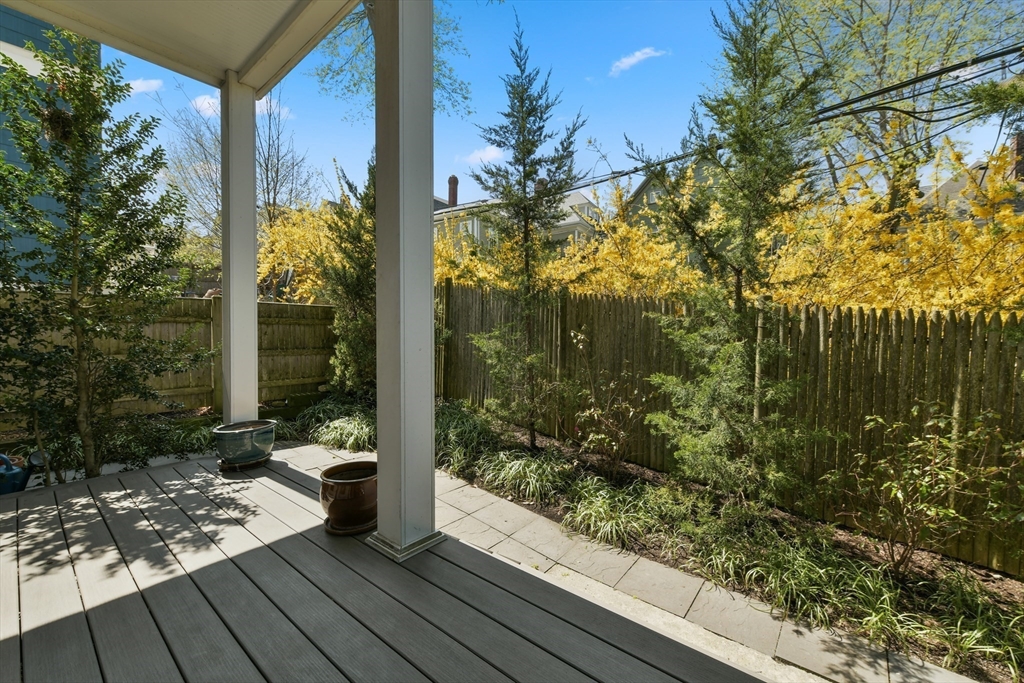 27 Salcombe St # 1